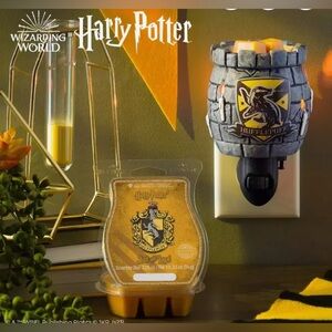 NEW Scentsy Hufflepuff Gray and Yellow Warmer